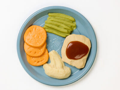 level 4 chicken loaf and vegetables pre-plated meal