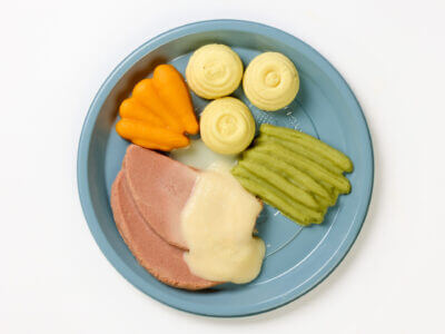 Corned Beef with Peas, Carrots, Mashed Potato & White Sauce - Pureed