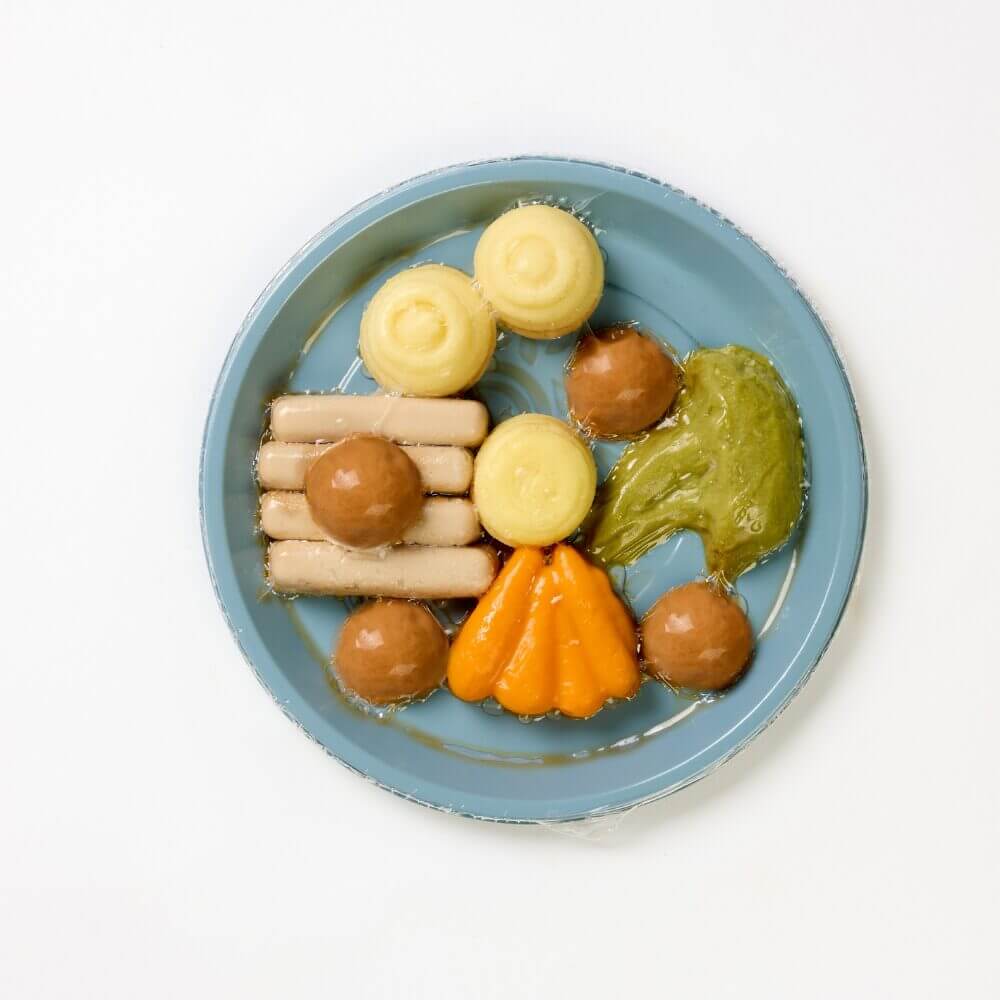 Pork Chipolata Sausages with Carrots, Broccoli, Mashed Potato & Onion Gravy - Pureed - Image 3